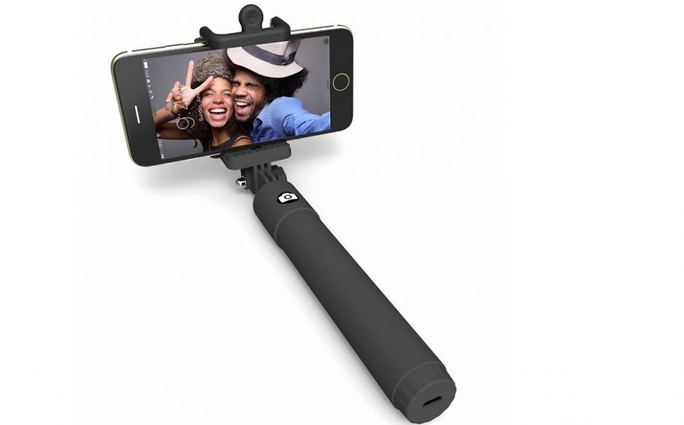 Bluetooth selfie sticks